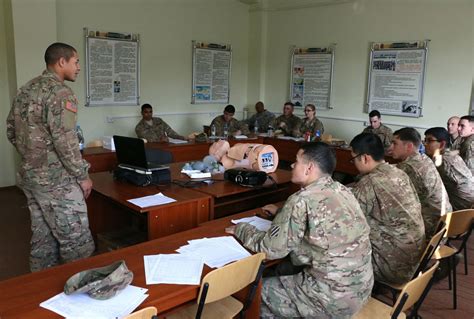 6-8 CAV medics brush up on EMT skills | Article | The United States Army