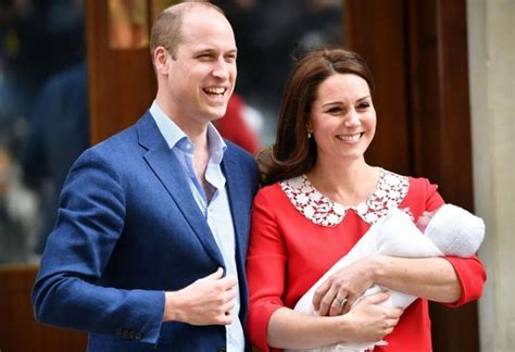 一家人齐亮相！英国威廉王子夫妇带三个孩子参加新生报到_新浪图片