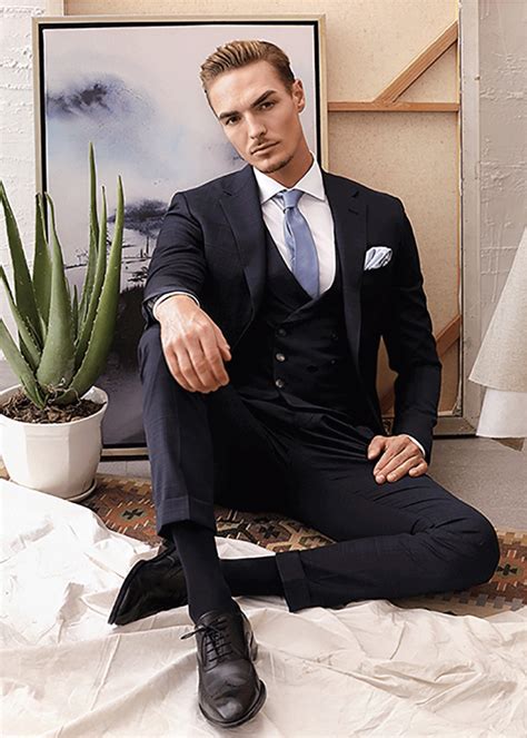 Model Men Suits 的图像结果