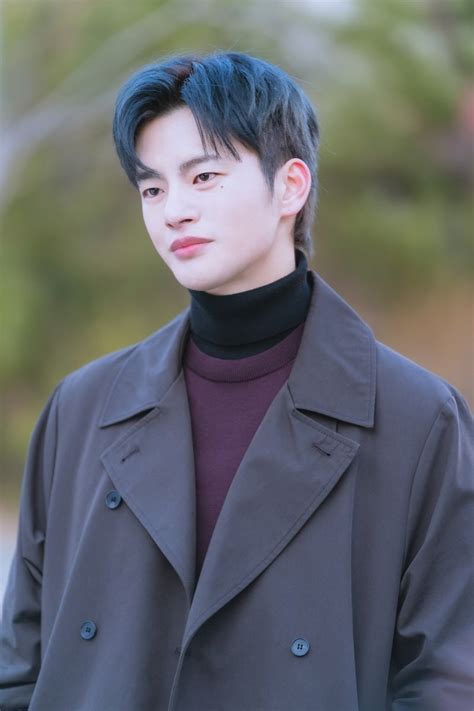 Seo In Guk Dishes On His Chemistry With Park Bo Young In New Fantasy ...