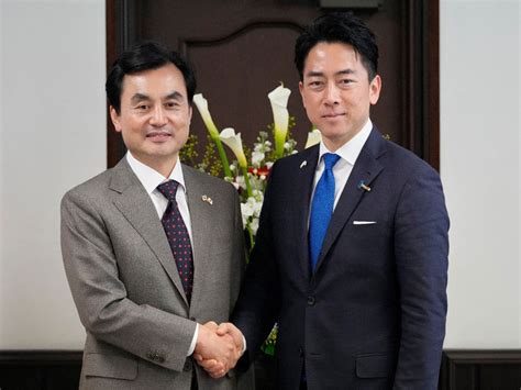 S Korea, Japan defence ministers hold talks; agree to resume bilateral ...