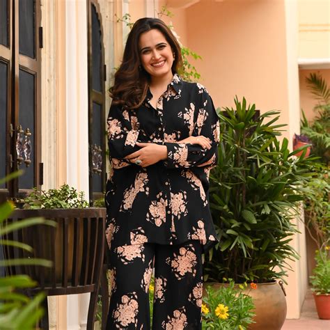 Red Mirror Work Suit Set