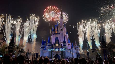Annual Passholder Magic Kingdom Reservations Fully Booked for New Year ...