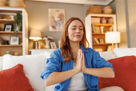 10 Simple Tips for Mindful Meditation at Home for Beginners - YogaMag