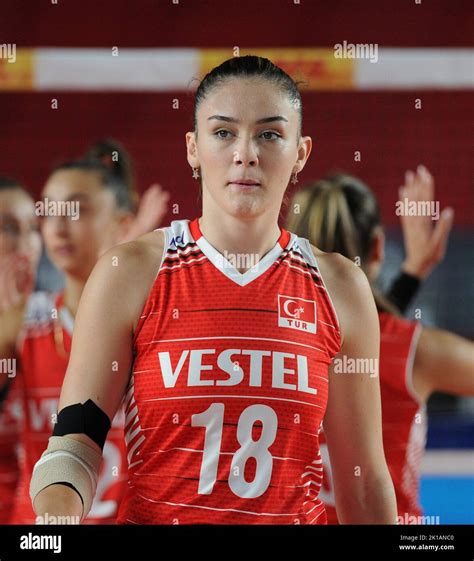 Zehra gunes фото