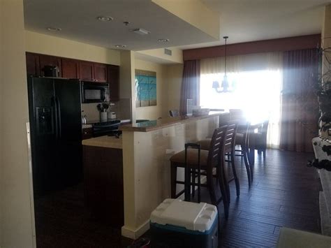 LUAU AT SANDESTIN TOWER I & II - Specialty Inn Reviews, Photos, Rate ...