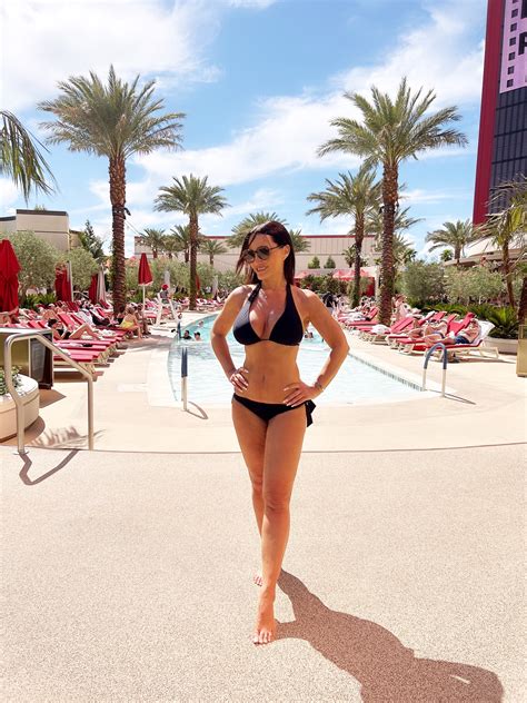 TW Pornstars - 1 foto. Lisa Ann. Twitter. It’s all about the tan 👙. 11:24 PM - 5 May 2023