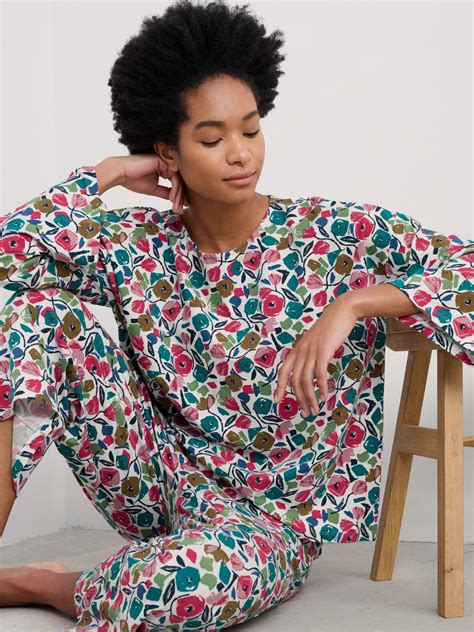 Pyjama Tree Shadow Blooms - Bella Green