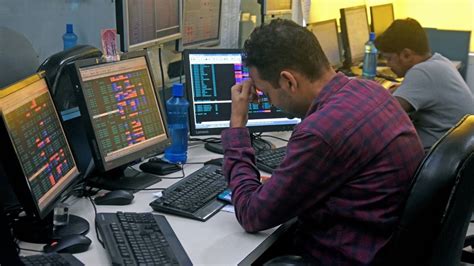 Share Market: শেয়ারবাজারে অস্থিরতা, ভোটদানের হার কম বলে? BJP-র আসন ...