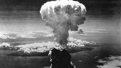 我国第一颗原子弹成功爆炸之后，最先通知的谁？至今心惊胆战_腾讯新闻