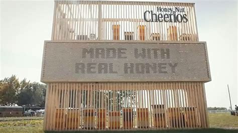 蜂蜜坚果麦片户外广告牌 用真蜂蜜打造 - 品牌营销案例 - 网络广告人社区