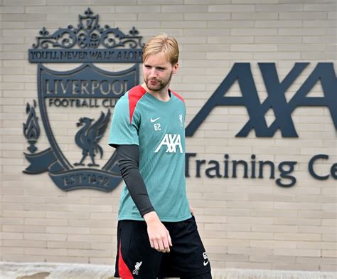 Caoimhín Kelleher signs for Brentford from Liverpool in deal worth up ...