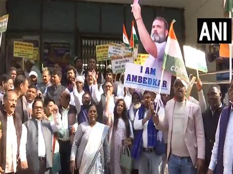Jharkhand: Congress workers in Ranchi protest against Amit Shah's ...
