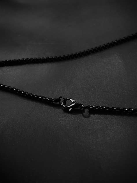 Black cult logo chain – Ripoff