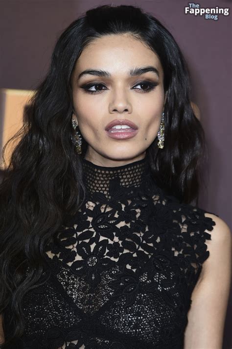 Rachel Zegler Stuns at The Hunger Games: The Ballad of Songbirds and ...
