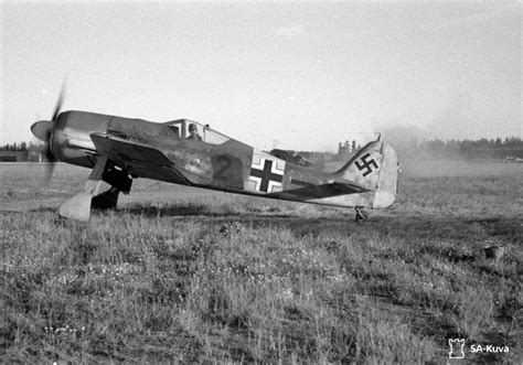 Asisbiz Focke Wulf Fw 190A 5.SG3 Black 2 WNr 0461 begins its mission at ...