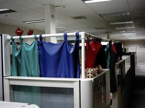 DIY cubicle privacy - Boing Boing