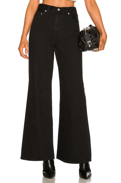 LEVI'S High Loose Flare Jean in Trainwreck | REVOLVE