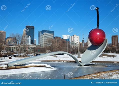 Spoonbridge and Cherry in Minneapolis Editorial Image - Image of ...
