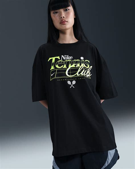 Nike Sportswear Women's Oversized Graphic T-Shirt. Nike IL