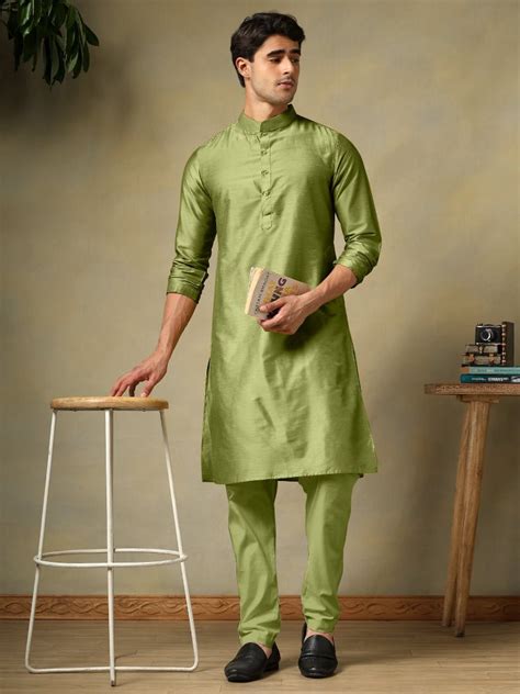 CHAAP MEN'S MEHENDI GREEN COTTON SILK KURTA SET – Pomcha Jaipur