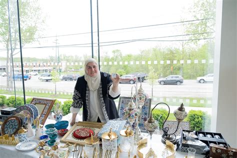 100 Arab American Women Who Care celebrate 10th anniversary, donate $10,000 to local organization