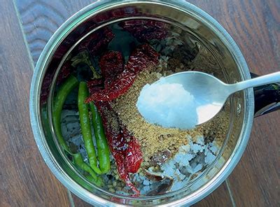 Avalakki chutney recipe | How to make konkani style poha | Pova chutney ...