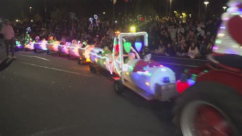 Thousands come out to Elk Grove's Illumination Holiday Festival | abc10.com