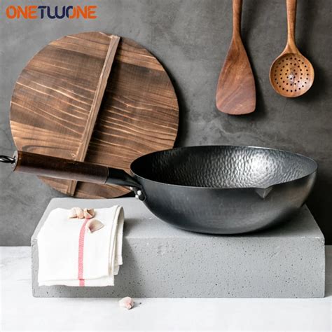 Buy Carbon Steel Wok Pan 32cm Stir Fry Wok Set with Wooden Lid Non ...