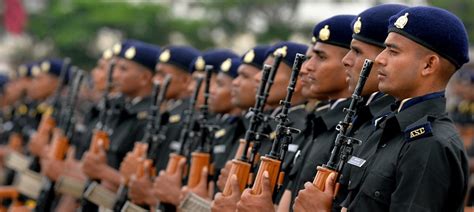 Two charts show how much Indian soldiers are paid vs their Britain and ...
