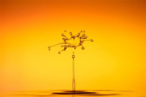 water drop splashing on yellow background - Photo #14102 - Free 3D ...