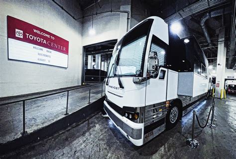 4015 – STAR COACHES, INC. • BAND BUSES • TOUR BUSES