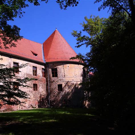 GRAD CASTLE (2024) All You Need to Know BEFORE You Go (with Photos ...