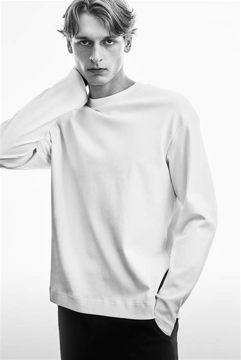 Loose Fit Long-sleeved jersey top - Light beige - Men | H&M IN