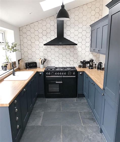 Dark Slate Kitchen Floor – Flooring Tips