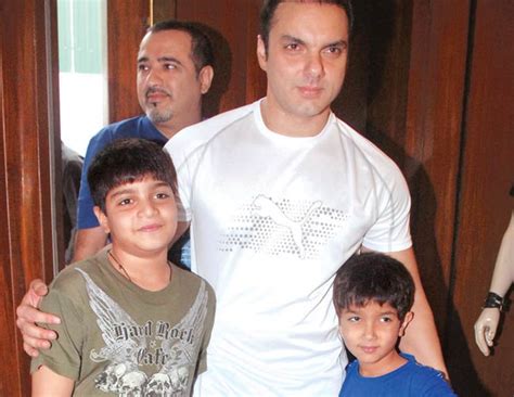Father's Day: Tribute to Bollywood dads