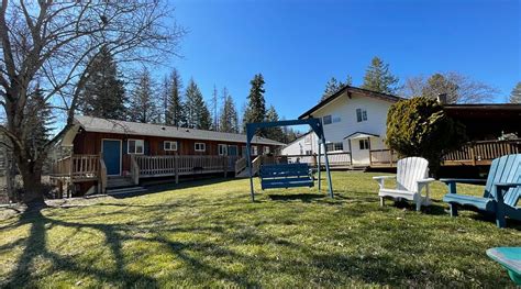 DUNLOP HOUSE FORTRESS AT THE BEND (Creston) - Lodging Reviews & Photos ...