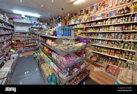 Corner Store Interior 的图像结果