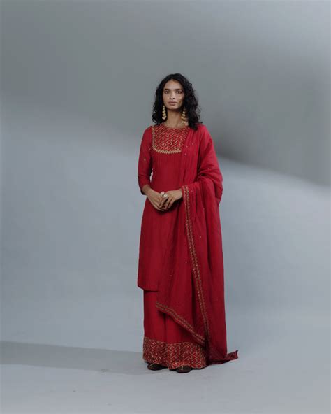 Buy Designer Kurti Sets For Women Online 2025 – Astha Narang