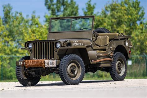 1945 Jeep Willys Catalog and Classic Car Guide, Ratings and Features - Metro Moulded Parts Inc