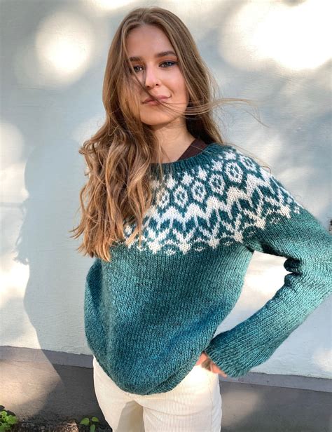 Made to Order Emerald Green Sweater With White Icelandic - Etsy