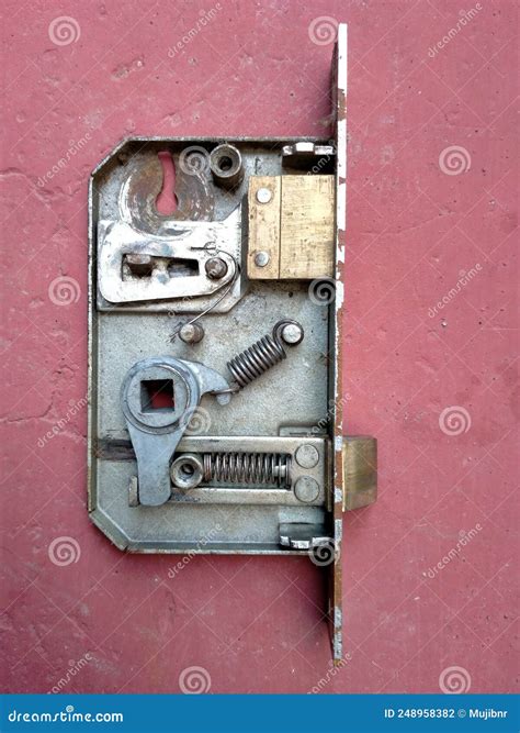 Simple Door Lock Mechanism 的图像结果