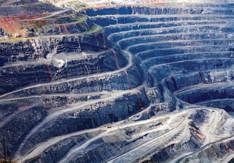 விதிகளை மீறும் கல்குவாரிகள்: விபத்துகள் நடந்த பின்பும் நடவடிக்கை ...