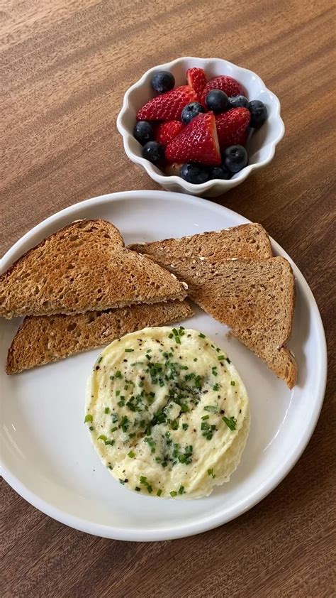 High-Protein Scrambled Eggs with Cottage Cheese | Recipe | Cottage ...