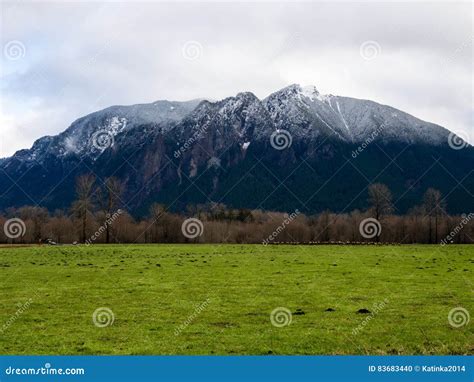 Mount Si in North Bend, Washington State Stock Photo - Image of cascade ...