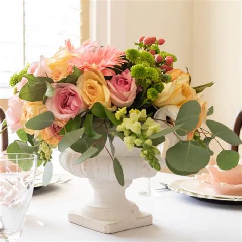 Spring Flower Arrangements 的图像结果