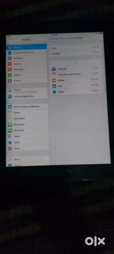 iPad hai granshion nhai pata kon se hai koi kami nhai ok hai ekdum ...