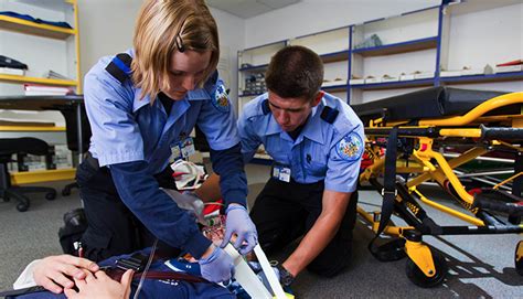 Emergency Med Tech 的图像结果