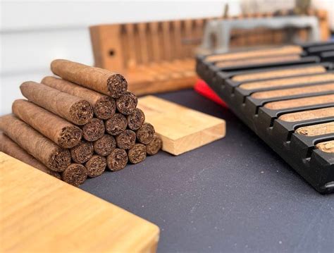 GOLDEN LEAF CIGAR LOUNGE - All You Need to Know BEFORE You Go (with ...