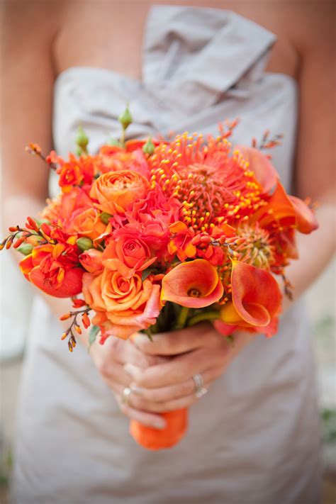 Monochromatic bouquet in oranges Fleurs de France www.fleursfrance.com ...